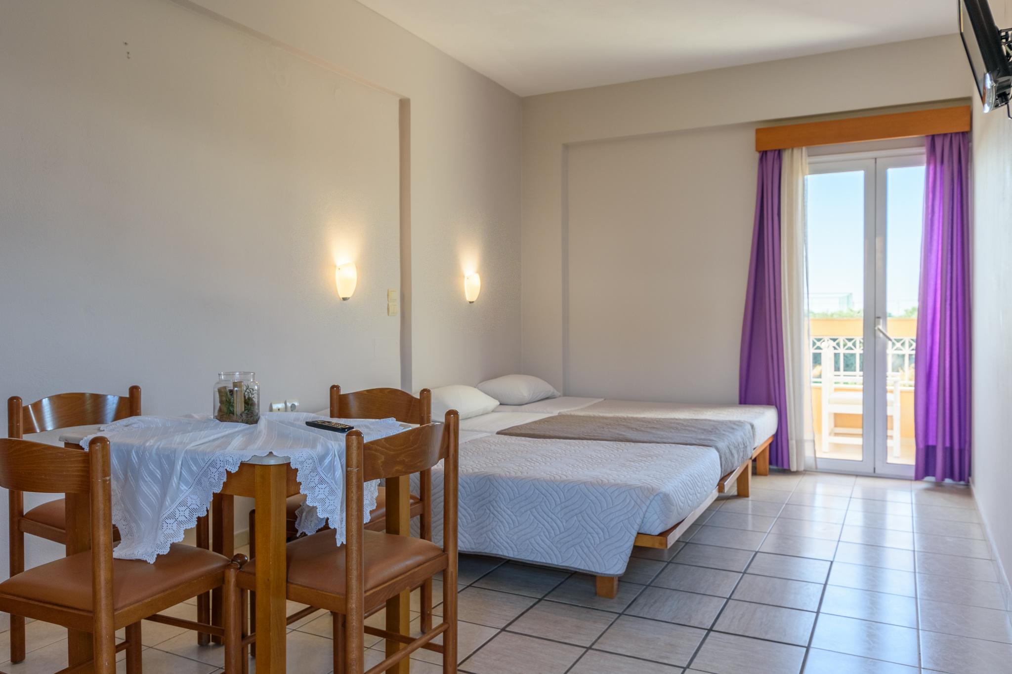 מאליה Danelis Studios & Apartments מראה חיצוני תמונה