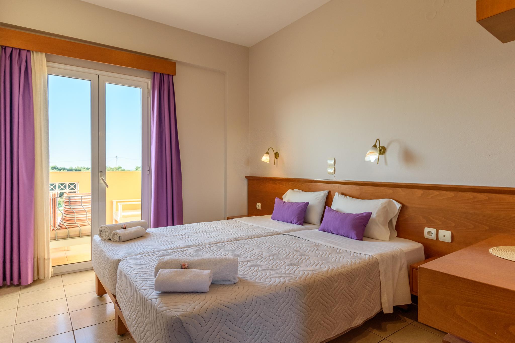 מאליה Danelis Studios & Apartments מראה חיצוני תמונה