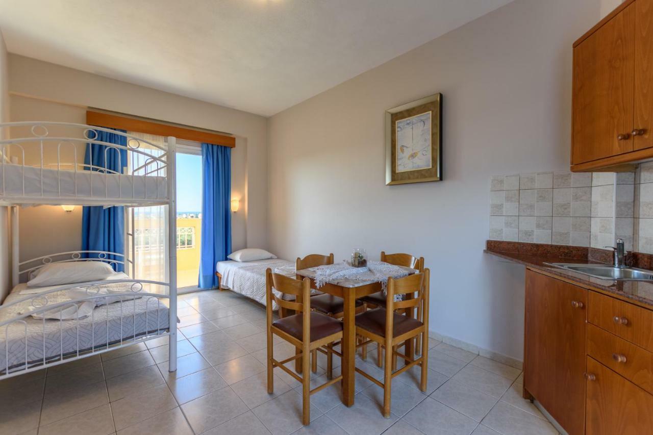 מאליה Danelis Studios & Apartments מראה חיצוני תמונה